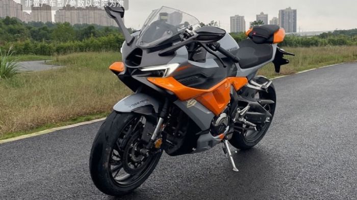 Voge RR500: Νέος τετρακύλινδρος σπορ σίφουνας 475 κ.εκ. με τελική 220 χλμ/ώρα 