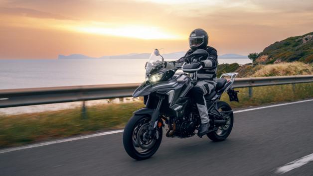 Benelli TRK 702: Mε δώρο βαλίτσες και τέλη κυκλοφορίας 2024 