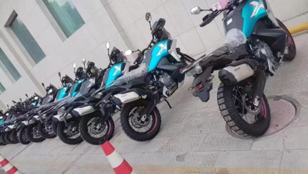 Πρώτες εικόνες του μοντέλου παραγωγής CFMOTO MT-X 