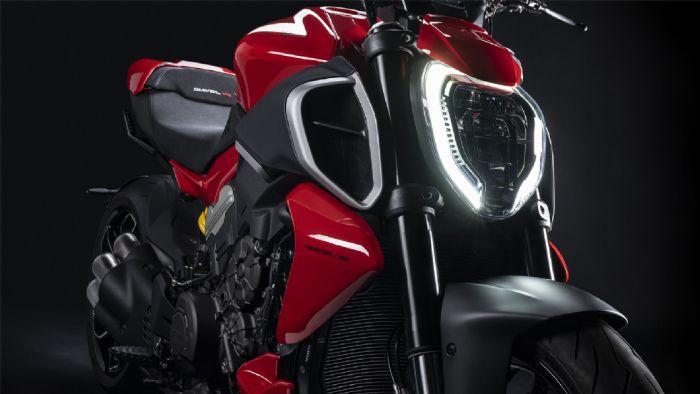 Ducati Diavel V4 2023