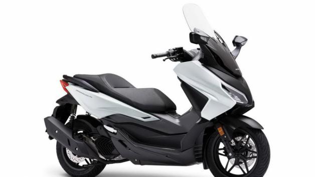 Το νέο Honda Forza 125 για το 2025 αποκτά Euro5+ προδιαγραφές 