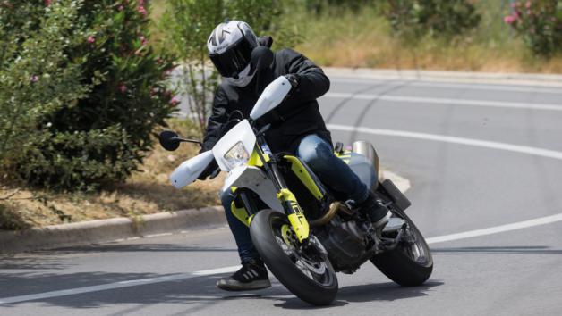 Husqvarna 701 Supermoto - Test  