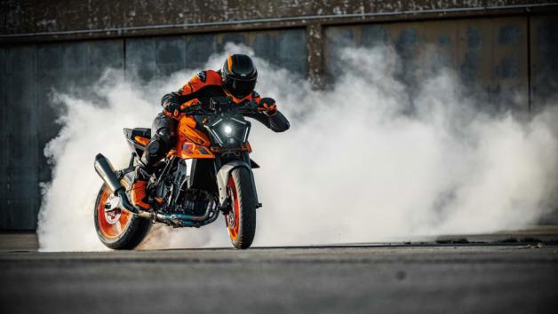 Ακόμη πιο “ετοιμοπόλεμο” το KTM 990 Duke R 