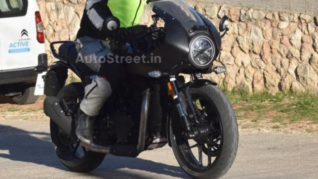 Νέα 400άρα Triumph πιάστηκε σε κατασκοπικές φωτογραφίες 