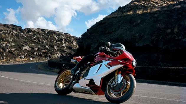 MV Agusta Superveloce 1000 Serie Oro: Hand-crafted και Συλλεκτική 