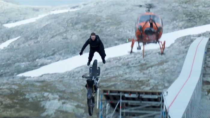 Ο μηχανόβιος Tom Cruise κάνει το «μεγαλύτερο stunt στην ιστορία του σινεμά»  