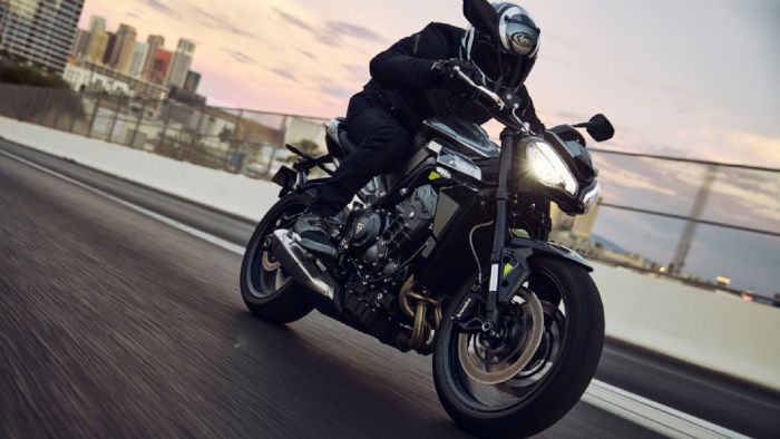 Triumph Street Triple 765 R 2023