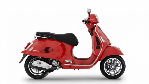 Vespa GTS 310: Παραμένει σύγχρονη παρά τα 78 της χρόνια  