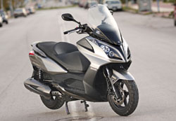      ,  Downtown 300     ,    ,    . ,  scooter  Kymco         .
