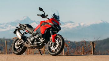 Ducati Multistrada V2: Πιο ελαφριά και με νέο V2 κινητήρα 890cc, 115 ίππων Ducati Multistrada V2: Πιο ελαφριά και με νέο V2 κινητήρα 890cc, 115 ίππων