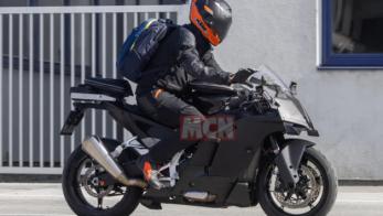     Supersport 990RC R  KTM