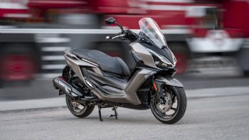 Kymco Downtown GT 350: Με κινητήρα τύπου G5-SC που περιορίζει τις εσωτερικές τριβές Kymco Downtown GT 350: Με κινητήρα τύπου G5-SC που περιορίζει τις εσωτερικές τριβές