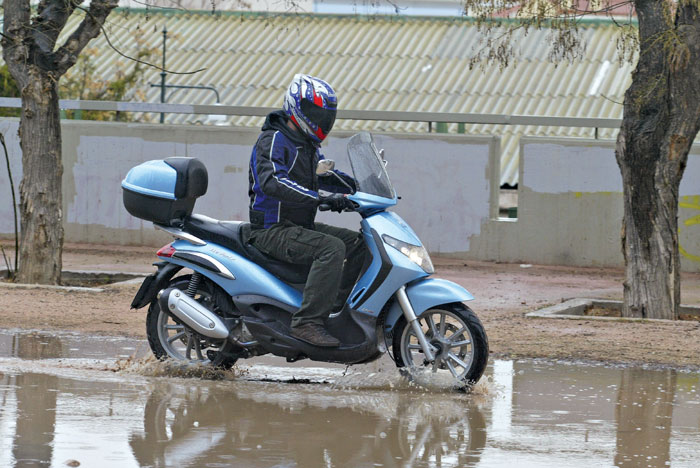 Ασφαλής οδήγηση στη βροχή