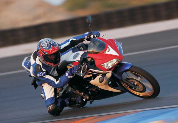 Για το άκρως ενδιαφέρον Honda CBR 125R θα χρειαστεί να καταβάλλετε 3.450 ευρώ.
