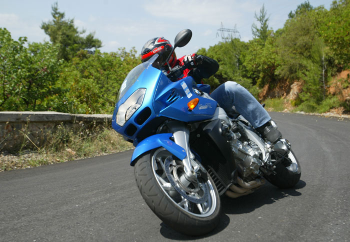 Οδηγούμε την Κ1200R Sport