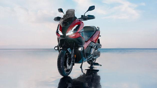 Η Honda ανακοινώνει χειμερινή προσφορά για το ADV350, η οποία περιλαμβάνει δύο ε Η Honda ανακοινώνει χειμερινή προσφορά για το ADV350, η οποία περιλαμβάνει δύο επιπλέον αξεσουάρ: προστατευτικά κάγκελα και προβολείς ομίχλης, συνολικής αξίας 540 ευρώ.