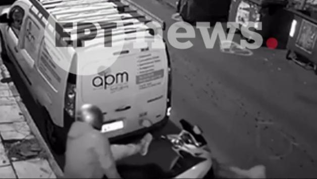 Κλοπή μηχανής σε 30 δευτερόλεπτα – Την έκαναν άμεσα ανενόχλητοι Κλοπή μηχανής σε 30 δευτερόλεπτα – Την έκαναν άμεσα ανενόχλητοι