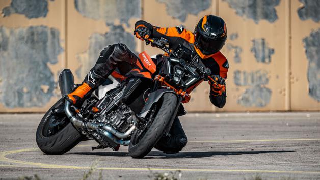 KTM 990 DUKE 2026: Το πιο ακριβές και επιθετικό naked που φόρεσε ποτέ το όνομα D KTM 990 DUKE 2026: Το πιο ακριβές και επιθετικό naked που φόρεσε ποτέ το όνομα DUKE