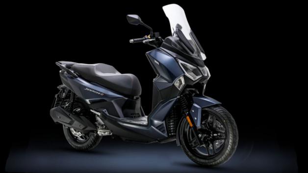 SYM Joyride 16 300: Το σκούτερ που ταξίδεψε μέχρι την Μέση Ανατολή