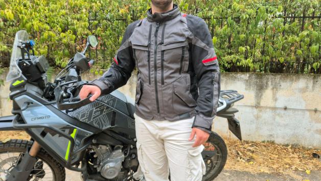 Το Oxford Rockland είναι ένα τεχνικό μπουφάν 4 εποχών με εξαιρετικές επιδόσεις κ Το Oxford Rockland είναι ένα τεχνικό μπουφάν 4 εποχών με εξαιρετικές επιδόσεις και μπόλικα πρακτικά χαρακτηριστικά.