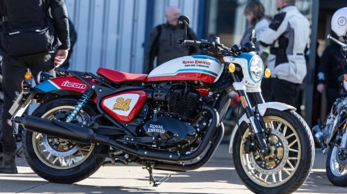 Η Royal Enfield επιβεβαίωσε ότι ετοιμάζει περισσότερα μοντέλα περιορισμένης παρα Η Royal Enfield επιβεβαίωσε ότι ετοιμάζει περισσότερα μοντέλα περιορισμένης παραγωγής, μετά τη μεγάλη επιτυχία της συνεργασίας της με την ICON Motorsports. Στις αρχές του 2025, η εταιρεία είχε παρουσι