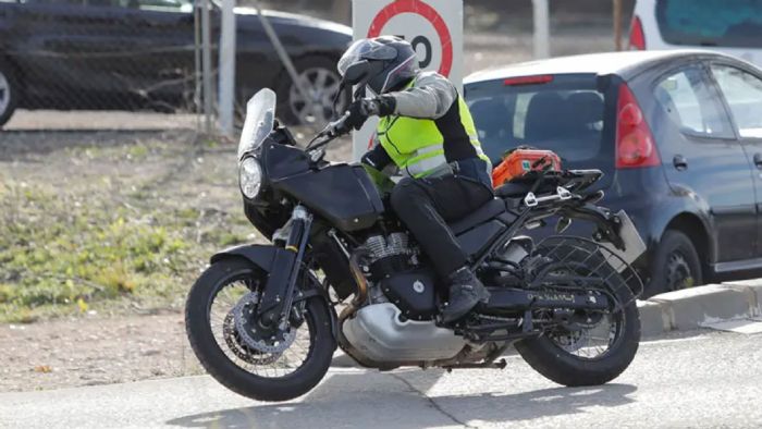 Η Royal Enfield Himalayan 750 προετοιμάζεται για την τελική ευθεία προς την παρα Η Royal Enfield Himalayan 750 προετοιμάζεται για την τελική ευθεία προς την παραγωγή, σύμφωνα με υψηλόβαθμα στελέχη της εταιρείας.