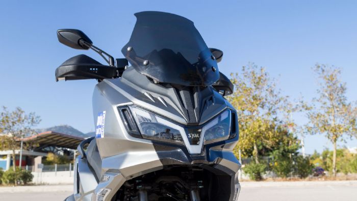 Η νέα τιμή του μοντέλου έχει διαμορφωθεί στα 4.995 ευρώ (από 5.195 ευρώ), ενισχύ Η νέα τιμή του μοντέλου έχει διαμορφωθεί στα 4.995 ευρώ (από 5.195 ευρώ), ενισχύοντας σημαντικά το value-for-money του.