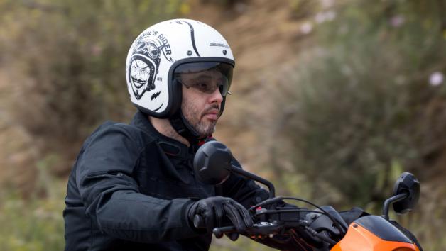 Το Scorpion-Exo Belfast Evo Romeo έχει ένα πολύ ελαφρύ TCT τεχνολογίας κέλυφος, Το Scorpion-Exo Belfast Evo Romeo έχει ένα πολύ ελαφρύ TCT τεχνολογίας κέλυφος, που έχει εξαιρετικές ιδιότητες απορρόφησης κρούσεων.