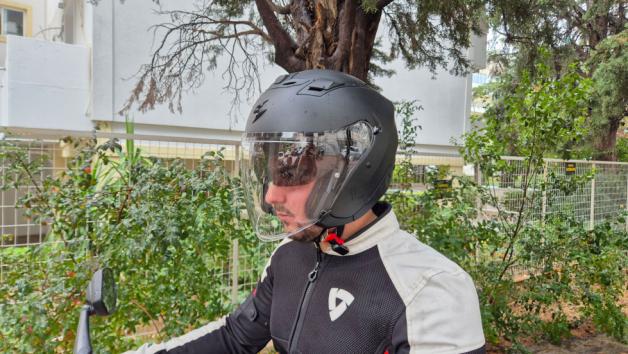 Το Scorpion-Exo Z1 είναι ένα ποιοτικό Jet κράνος με σπορ εμφάνιση και αντιβακτηρ Το Scorpion-Exo Z1 είναι ένα ποιοτικό Jet κράνος με σπορ εμφάνιση και αντιβακτηριδιακή επένδυση.