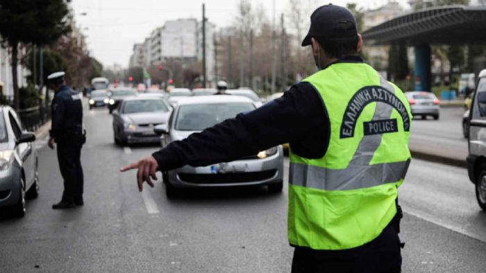 Συναγερμός για κράνος: Η Αττική πρώτη στις παραβάσεις – Τι αλλάζει με τον Συναγερμός για κράνος: Η Αττική πρώτη στις παραβάσεις – Τι αλλάζει με τον νέο ΚΟΚ