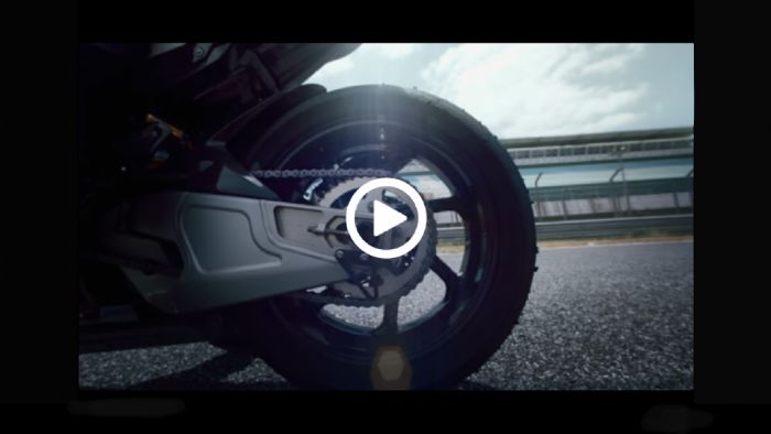 Burnout από τη BMW HP4 RACE