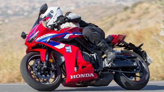 Η Honda είναι μία εταιρεία που δίνει μεγάλη βαρύτητα στην καινοτομία, επιδιώκοντ Η Honda είναι μία εταιρεία που δίνει μεγάλη βαρύτητα στην καινοτομία, επιδιώκοντας να αναπτύσσει συνεχώς νέες τεχνολογίες και συστήματα που όχι μόνο αυξάνουν την ασφάλεια και την άνεση του αναβάτη, αλ