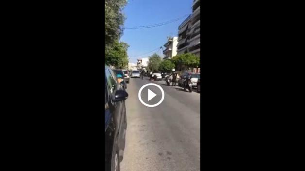 VIDEO: Στα χέρια των αστυνομικών μετά από 3 κόκκινα φανάρια!