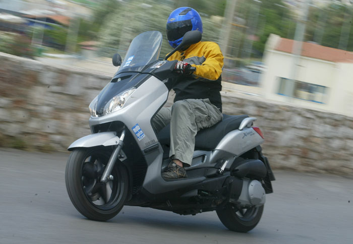 Yamaha X-Max 250 με 4.610€