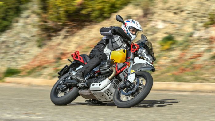 Οδηγούμε στην Ιταλία το νέο Moto Guzzi V85 TT