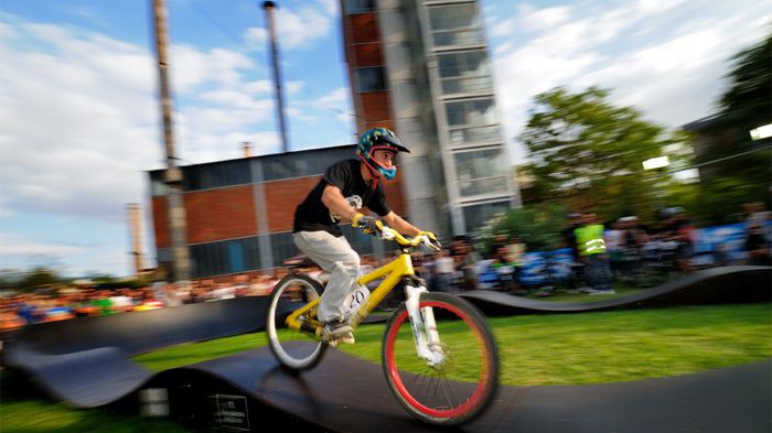 Το ετήσιο Bike Festival ανοίγει αύριο, Παρασκευή 19 Σεπτεμβρίου τις πύλες του στο κοινό, στην Τεχνόπολη στο Γκάζι. Όλα τα νέα ποδήλατα, και δεκάδες εκδηλώσεις!