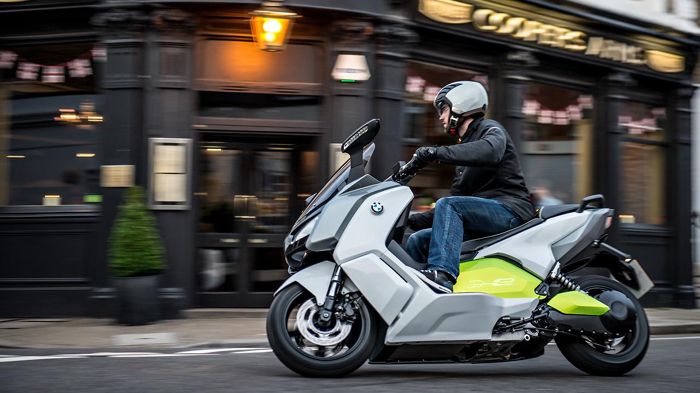 Η BMW δίνει μεγάλη σημασία στο ηλεκτρικό scooter παραγωγής της, αφιερώνοντάς του μια ολόκληρη γραμμή παραγωγής και διανθίζοντάς το με τεχνολογίες. 