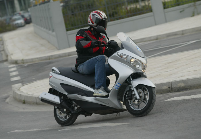 Suzuki Burgman 200 με 3.995€