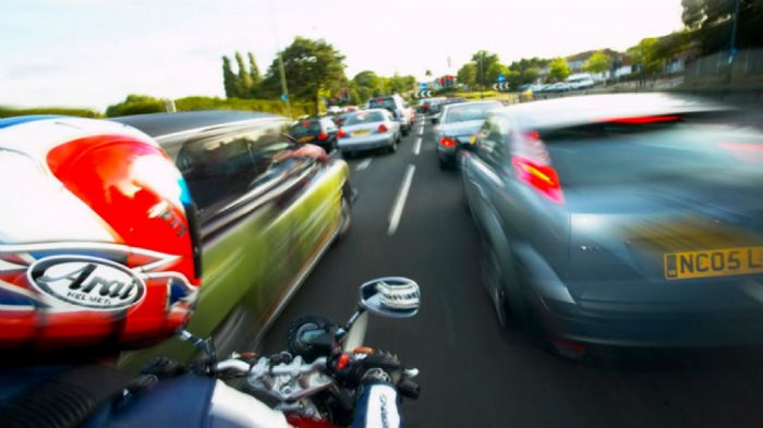 Η χρήση της μοτοσυκλέτας για commuting είναι έξι φορές λιγότερο αγχωτική από αυτήν του αυτοκινήτου