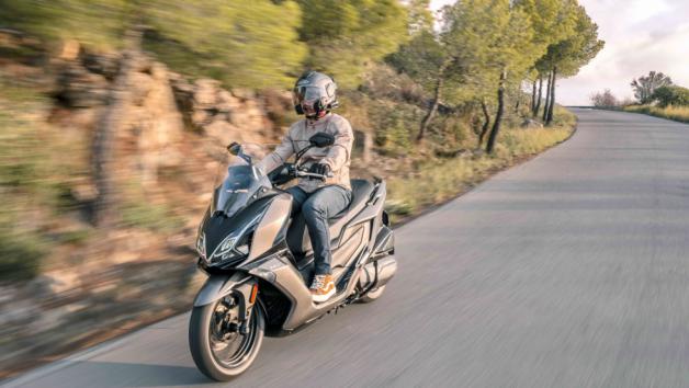 Έφτασε το νέο Kymco Downtown GT 350