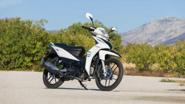 Ο Σεπτέμβριος του 2025 έφερε μια ευχάριστη έκπληξη στην ελληνική αγορά των παπιώ Ο Σεπτέμβριος του 2025 έφερε μια ευχάριστη έκπληξη στην ελληνική αγορά των παπιών. Το Lifan LF 125 αναδείχθηκε πρωταθλητής πωλήσεων με 218 ταξινομήσεις, αφήνοντας πίσω του γνωστές δυνάμεις της κατηγορ