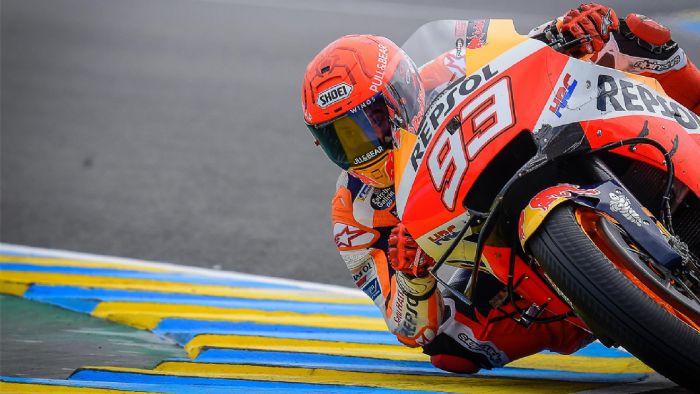 O Marc Marquez εν δράσει, στην πίστα του Le Mans. 