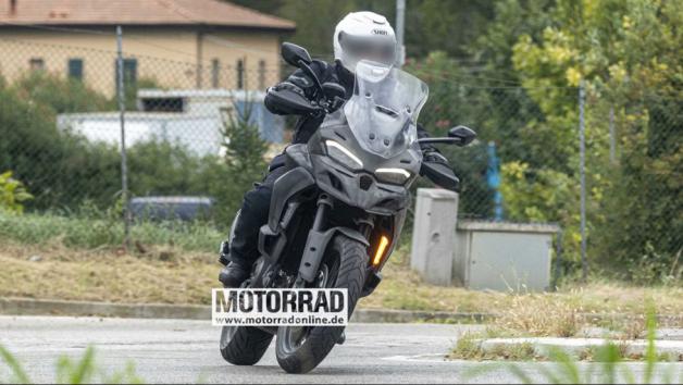 Ένα νέο V2 Multistrada πιάστηκε από τον κατασκοπικό φακό