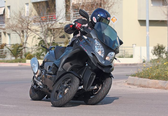 Το 350D είναι το πρώτο από τα scooter της νεοεμφανιζόμενης ιταλικής Quadro. 