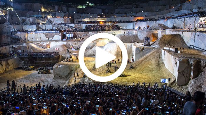 Δείτε σε HD τα highlights του θεαματικού αγώνα Red Bull X-Fighters που έγινε στο λατομείου Διονύσου, στην Αθήνα.