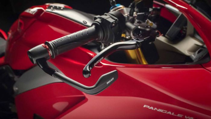 Μερικά από τα αξεσουάρ της Rizoma για το Ducati Panigale V4