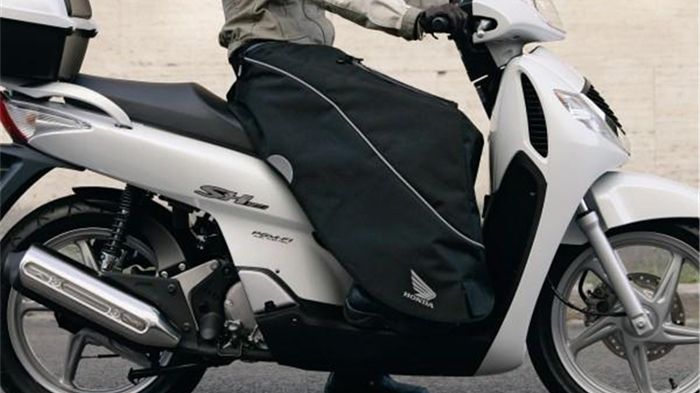 Οι ειδικές κουβέρτες για τα scooter κάνουν εξαιρετική δουλειά κατά του κρύου. 