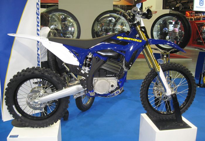 Το ηλεκτρικό enduro της Sherco αποδίδει 35 ίππους.