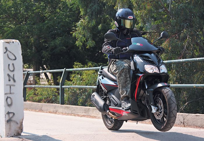 Aprilia Sportcity 300 Street