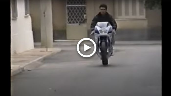 VIDEO: Ελληνικό Suzuki RGV 250 σκορπά νοσταλγική «διχρονίλα»